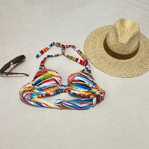 Raisins made with sunshine swim top. Shoulders straps or halter style. D cup